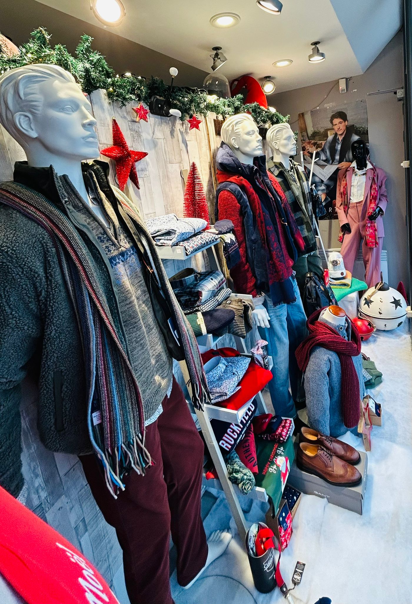 Découvrez notre vitrine de Noël dans 